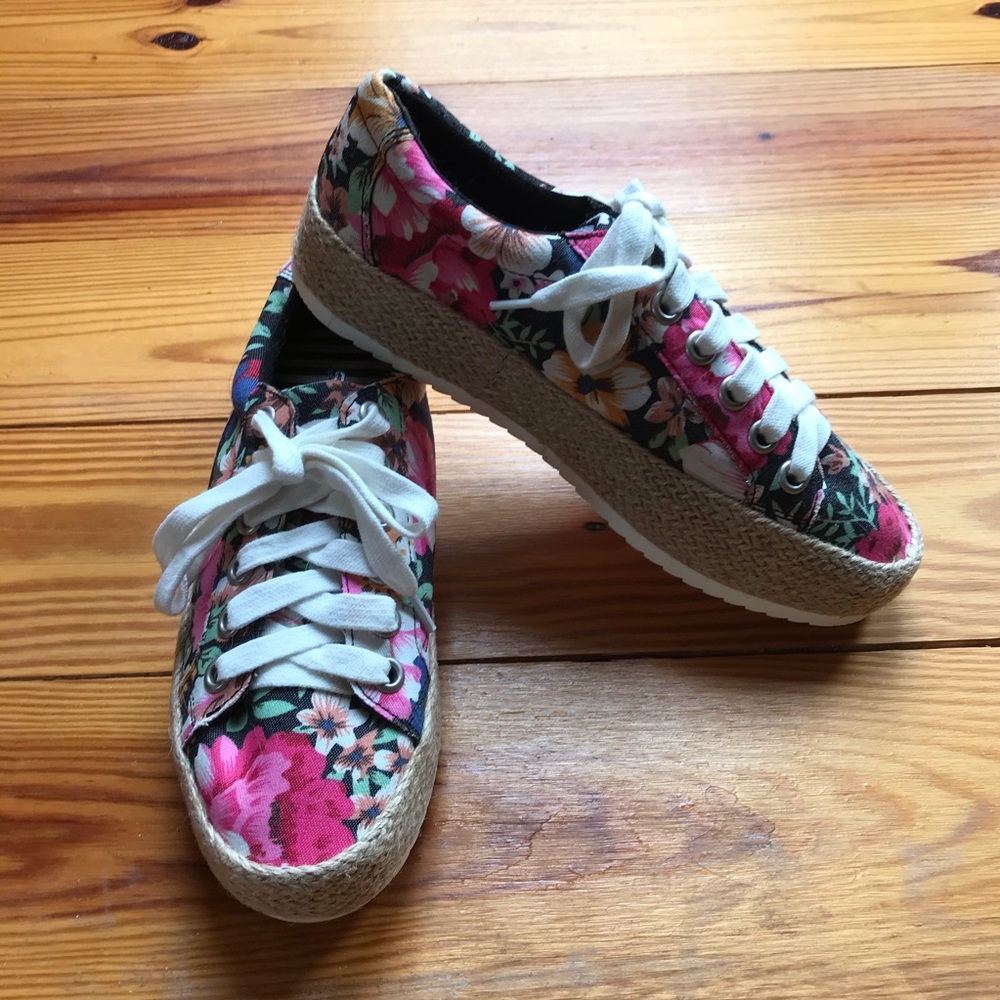Soda Pink Floral Espadrilles Sneakers, NWOB, 8.5
